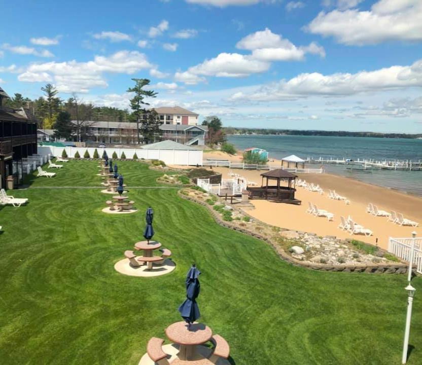 The Beach Haus - Traverse City Dış mekan fotoğraf
